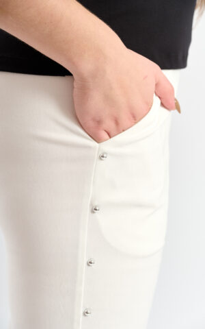 Pantalón recto de bengalina con tachas costados