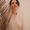 Camisa de broderie escote V - Tres Angeles mayorista