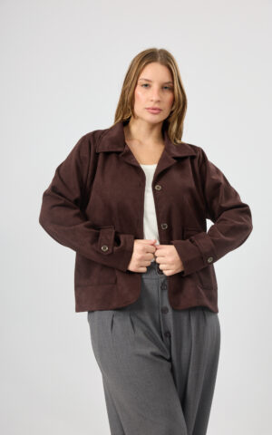 Camisaco gamuzado corto con bolsillos y charretera puños