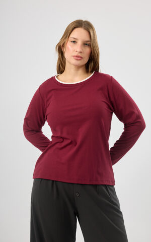 Remera cuello combinado de algodón Rib