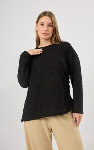 Remera asimetrica con frunces costado