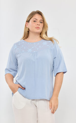 Blusa de fibrana con canesu broderie