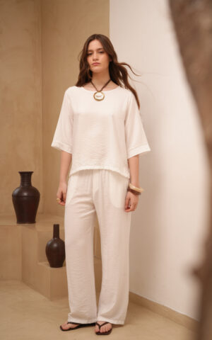 Pantalón Emilia lisa con pinzas espalda