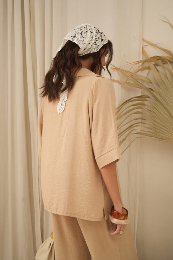 Blusa con cuello V con cartera de Derby liso con tajos costados - Tres Angeles mayorista