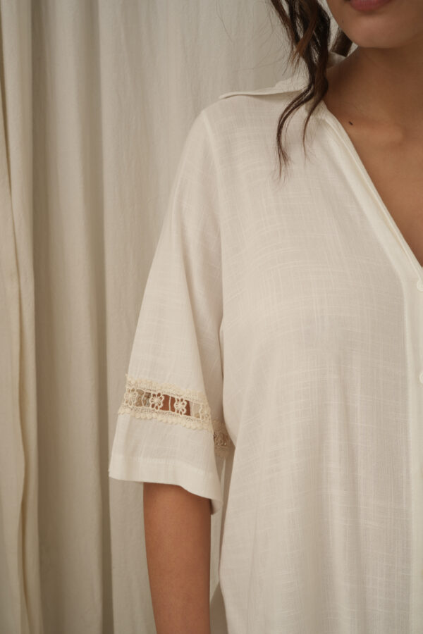 Camisa de lino liso con puntillas mangas - Tres Angeles mayorista