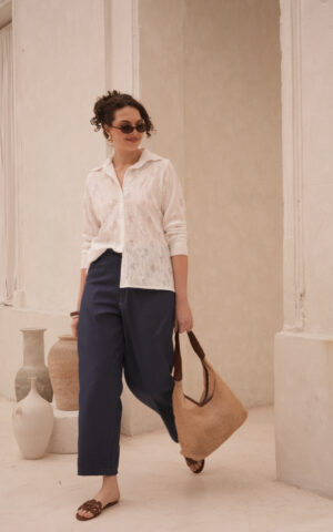 Pantalón baggy de jean con cierre y boton
