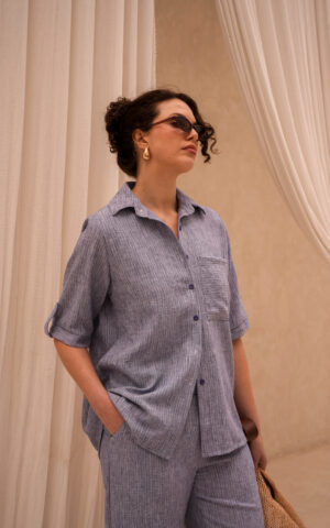 Camisa manga 3/4 de lino rayado c/ bolsillo y charretera