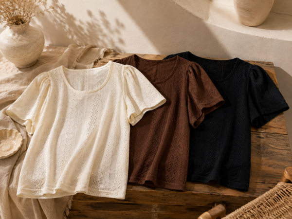 Remera con frunces de broderie de punto - Tres Angeles mayorista