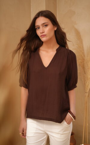 Blusa cuello mao en V manga frunces y puño