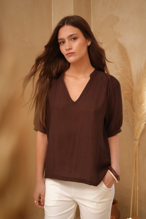 Blusa cuello mao en V manga frunces y puño - Tres Angeles mayorista