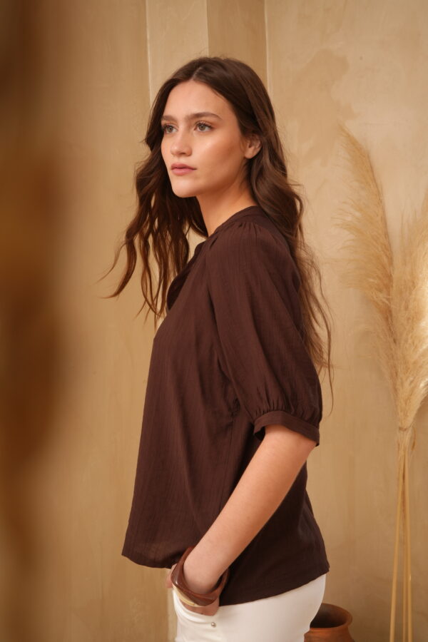 Blusa cuello mao en V manga frunces y puño - Tres Angeles mayorista
