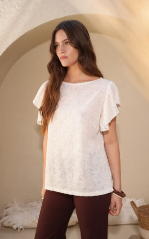 Blusa de punto cuello bote con mangas volados