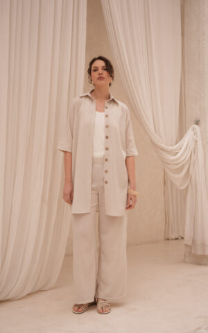 Camisero de lino con charreteras hombros
