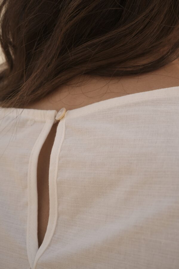 Blusa de broderie forrada con manga volado - Tres Angeles mayorista
