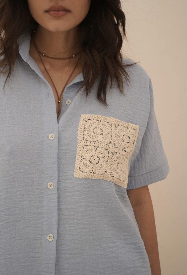 Camisa murcielago de lino con bolsillo aplique - Tres Angeles mayorista