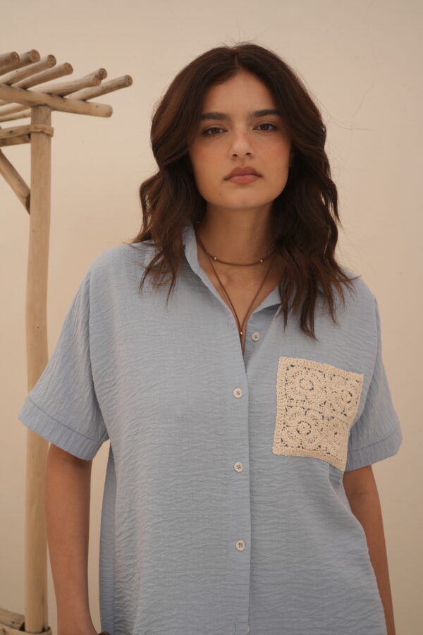 Camisa murcielago de lino con bolsillo aplique - Tres Angeles mayorista