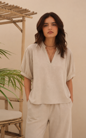 Blusa cuello mao en V manga frunces y puño