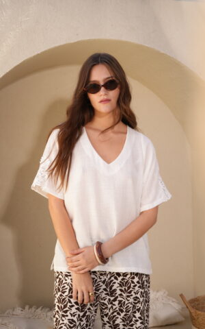 Blusa de lino escote V aplique mangas
